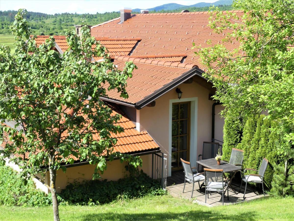 Pension Na Meji Пивка Екстериор снимка
